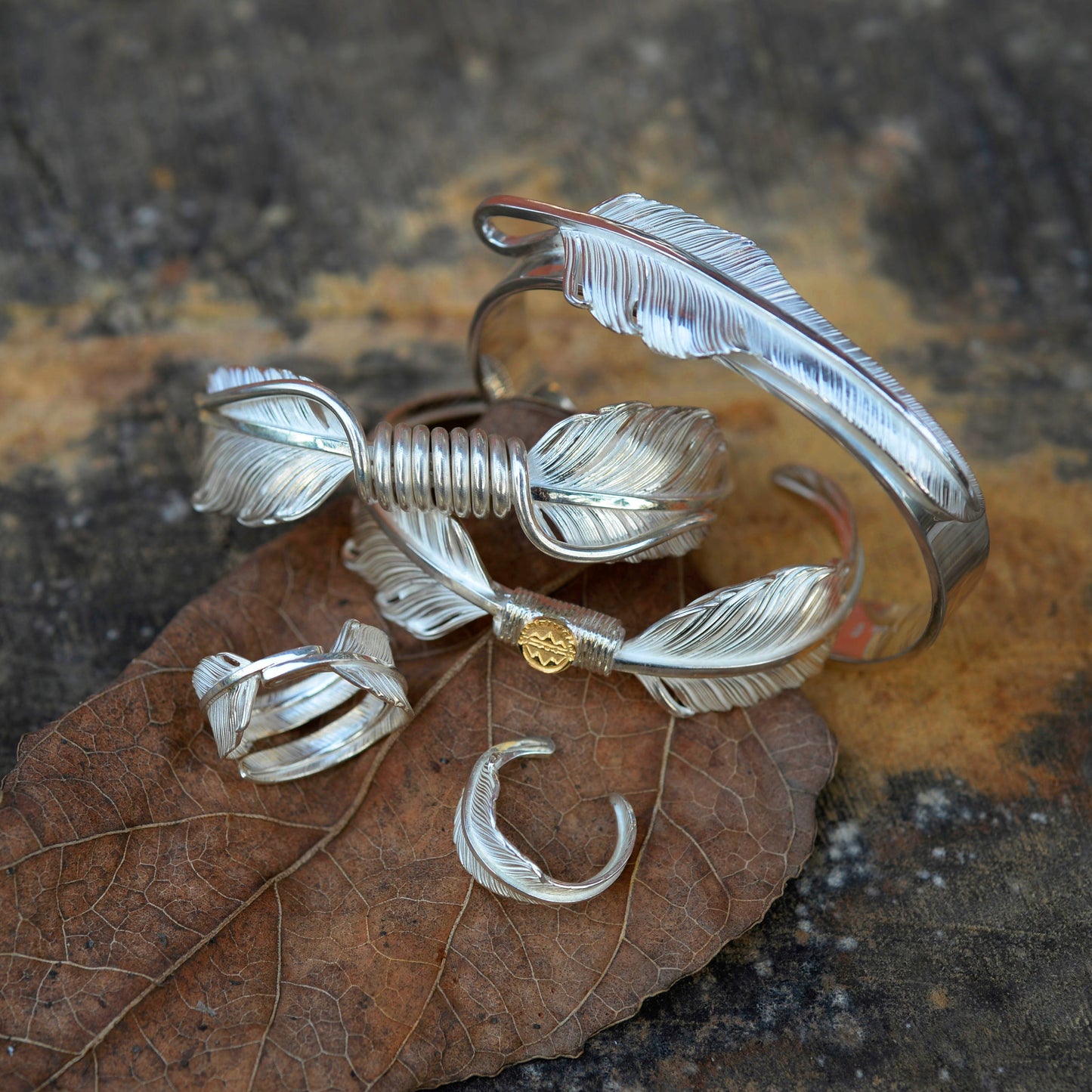 Navajo Feather Cuff Bracelet Silver Handschwingen Feather Cuff (Inspired by M. Thomas Jr.)