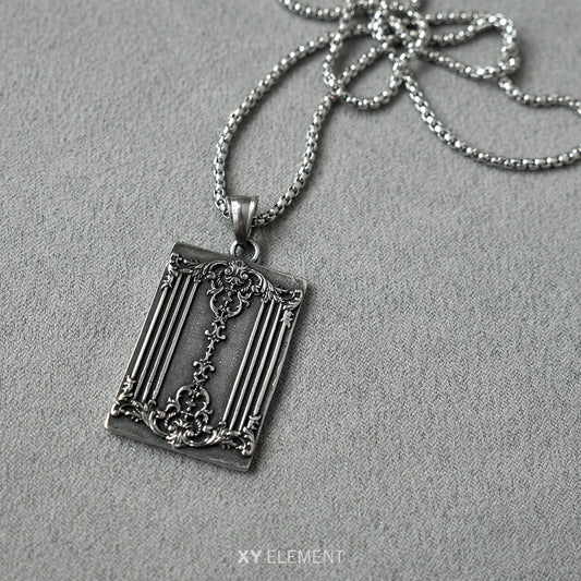 King of Hearts Skull King Broken Heart Poker Card Pendant Necklace