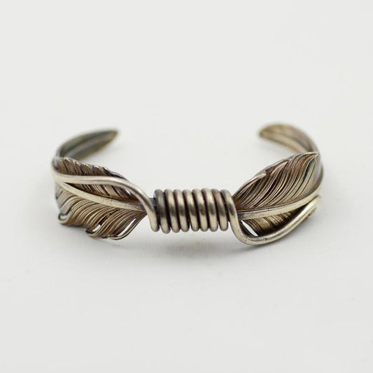 Navajo Feather Cuff Bracelet Silver Handschwingen Feather Cuff (Inspired by M. Thomas Jr.)