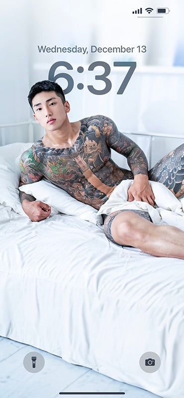 Asian Man with Tattoos Depth Effect Wallpaper